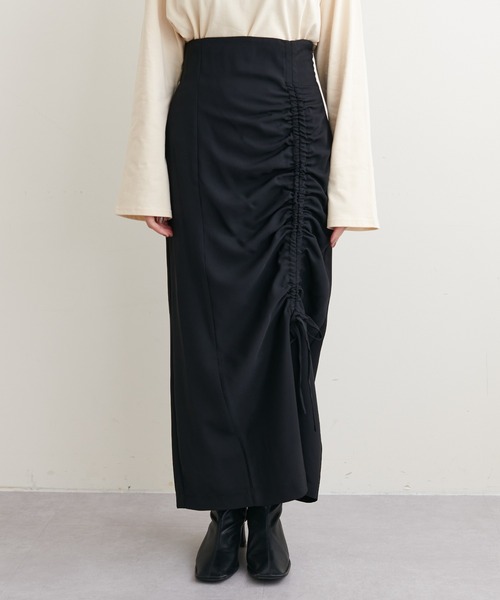 natural couture（ナチュラルクチュール）の「2022AWアイテム/トレンドライクなシルエット ドロストデザイン肩ヒモ付きスカート（スカート・レディース・ブラック/グレイッシュベージュ・SMALL/MEDIUM）」の21枚目の写真