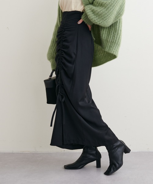 natural couture（ナチュラルクチュール）の「2022AWアイテム/トレンドライクなシルエット ドロストデザイン肩ヒモ付きスカート（スカート・レディース・ブラック/グレイッシュベージュ・SMALL/MEDIUM）」の6枚目の写真