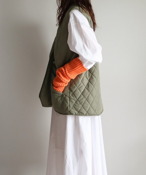 COURO（コウロ）の「ダイヤキルトエコダウンベスト（ダウンベスト・レディース・ブラック/カーキ・FREE）」の12枚目の写真