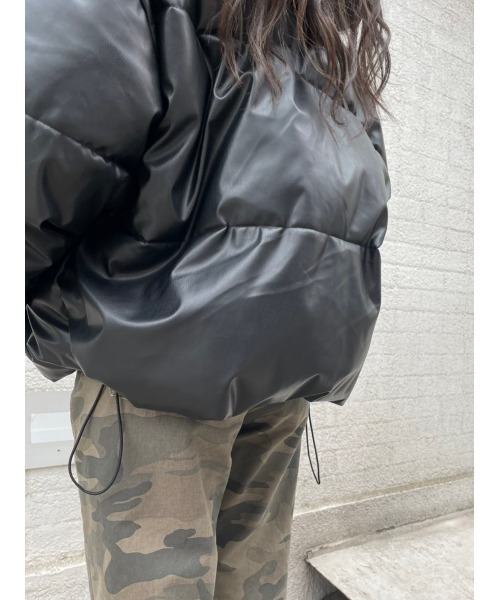 EGOIST（エゴイスト）の「フェイクレザー中綿ジャケットII（その他アウター・レディース・ブラック/アイボリー・FREE）」の12枚目の写真