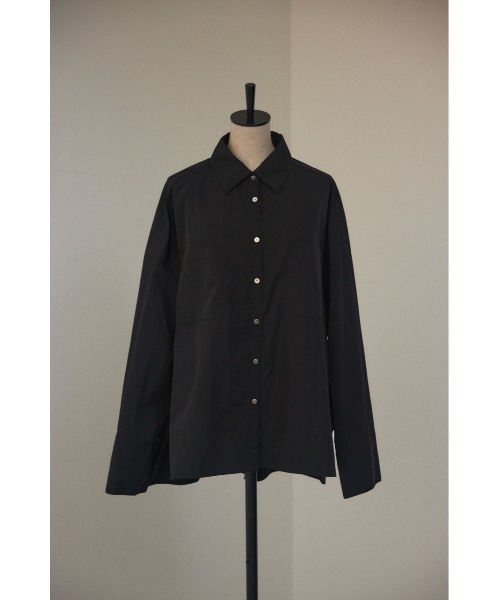 BLACK BY MOUSSY（ブラックバイマウジー）の「nylon taffeta big shirt（ナイロンタフタビックシャツ）（シャツ/ブラウス・レディース・ホワイト/ブラック/カーキ・FREE）」の16枚目の写真
