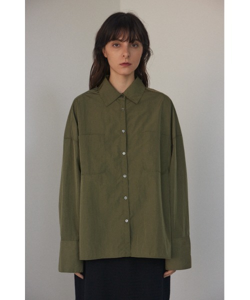 BLACK BY MOUSSY（ブラックバイマウジー）の「nylon taffeta big shirt（ナイロンタフタビックシャツ）（シャツ/ブラウス・レディース・ホワイト/ブラック/カーキ・FREE）」の18枚目の写真