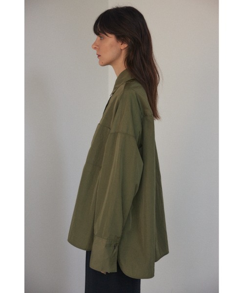 BLACK BY MOUSSY（ブラックバイマウジー）の「nylon taffeta big shirt（ナイロンタフタビックシャツ）（シャツ/ブラウス・レディース・ホワイト/ブラック/カーキ・FREE）」の19枚目の写真