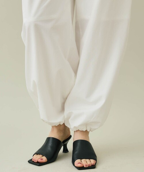 STUDIOUS（ステュディオス）の「【STUDIOUS/ステュディオス】コットンタイプライターカーゴパンツ〈洗える〉（カーゴパンツ・レディース・ホワイト/ブラック・1/2）」の4枚目の写真