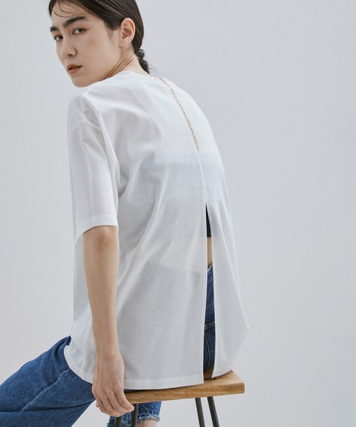 SALON adam et rope'(サロン アダム エ ロペ)の「【WEB限定】【接触冷感・吸水速乾】バックスリットシアーTシャツ(Tシャツ/カットソー・レディース・ブラック/オフホワイト/ライトグリーン・FREE)」の2枚目の写真