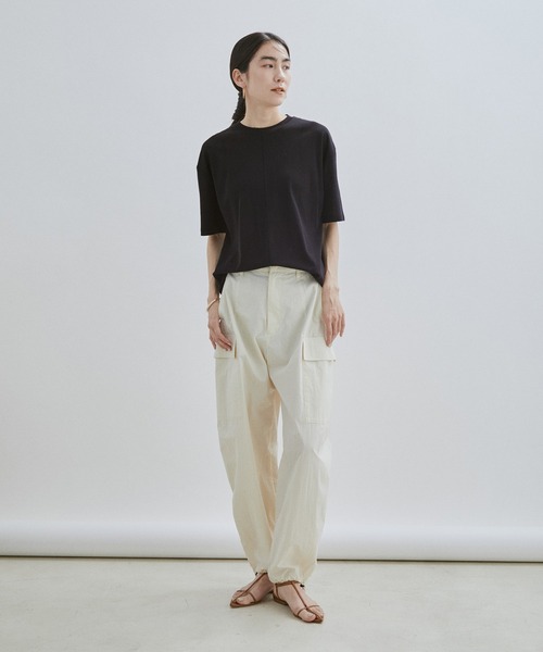 SALON adam et rope'(サロン アダム エ ロペ)の「【WEB限定】【接触冷感・吸水速乾】バックスリットシアーTシャツ(Tシャツ/カットソー・レディース・ブラック/オフホワイト/ライトグリーン・FREE)」の11枚目の写真
