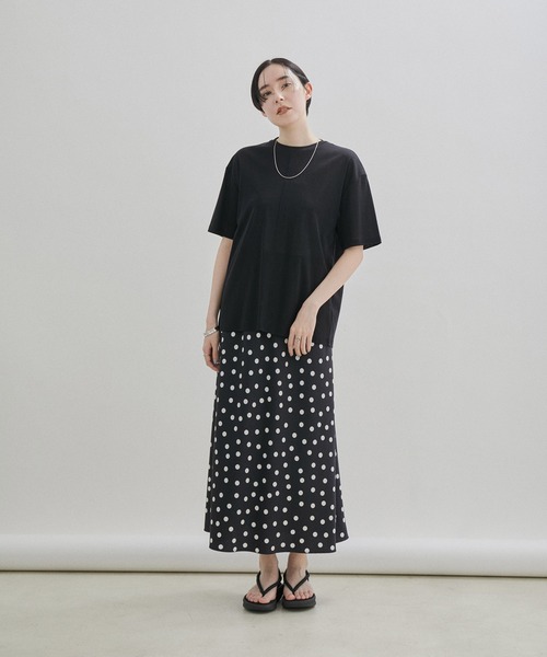 SALON adam et rope'(サロン アダム エ ロペ)の「【WEB限定】【接触冷感・吸水速乾】バックスリットシアーTシャツ(Tシャツ/カットソー・レディース・ブラック/オフホワイト/ライトグリーン・FREE)」の21枚目の写真