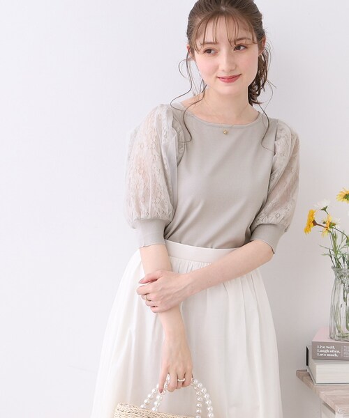 couture brooch（クチュールブローチ）の「◆【ふんわりシアーなパフ袖で華奢見え。】オーガンレース袖ニット（ニット/セーター・レディース・ライトグレー/アイボリー/ブラック・38/42）」の3枚目の写真