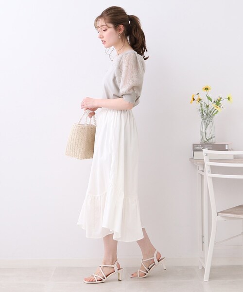 couture brooch（クチュールブローチ）の「◆【ふんわりシアーなパフ袖で華奢見え。】オーガンレース袖ニット（ニット/セーター・レディース・ライトグレー/アイボリー/ブラック・38/42）」の9枚目の写真