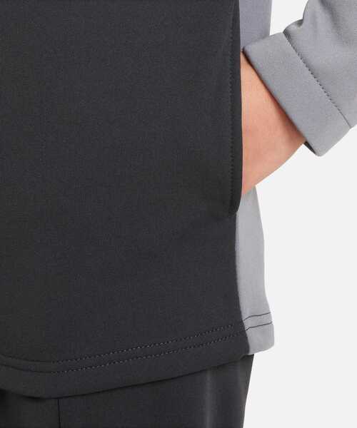 NIKE（ナイキ）の「ナイキ スポーツウェア ジュニアトラックスーツ / Nike Sportswear Big Kids' Tracksuit＜130-170cm 展開＞（セットアップ・キッズ・ロイヤルブルー/グリーン系その他2/レッド系その他2/ブラック/グリーン系その他3/グレー系その他/ライトブルー/グレイッシュブルー/ネイビー・150/160/170/130/140）」の13枚目の写真