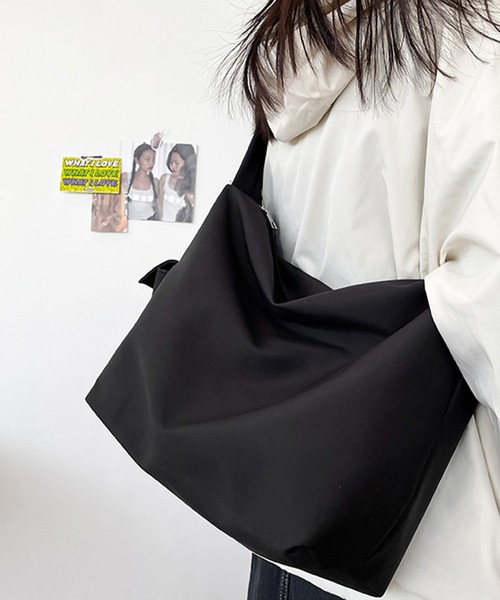 SVEC(シュベック)の「サイドポケット ノット ショルダーバッグ(ショルダーバッグ・レディース・ホワイト/ブラック・FREE)」の15枚目の写真