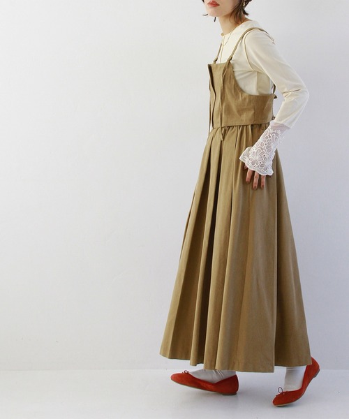 Crisp（クリスプ）の「フロントジップキャミトップス（キャミソール・レディース・ブラック/アイボリー/ベージュ・FREE）」の6枚目の写真