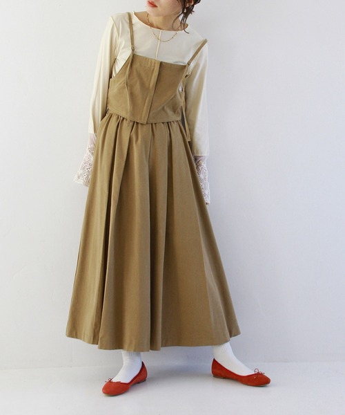 Crisp（クリスプ）の「フロントジップキャミトップス（キャミソール・レディース・ブラック/アイボリー/ベージュ・FREE）」の8枚目の写真