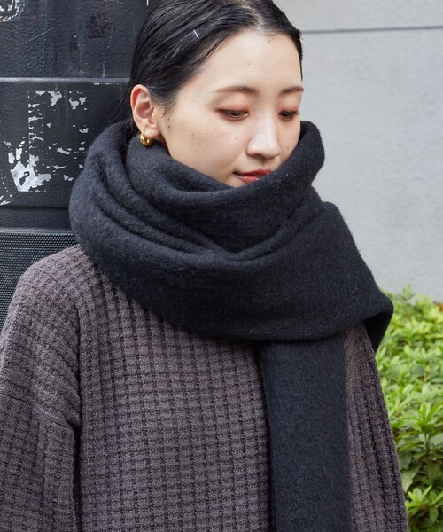 FREAK'S STORE(フリークスストア)の「限定展開 カラー ボリューム マフラー(マフラー・レディース・ブラック/オフホワイト/サックスブルー/ベージュ/グリーン・ONE SIZE)」の7枚目の写真