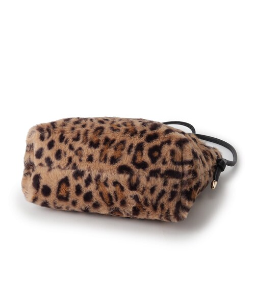 SHOO・LA・RUE(シューラルー)の「◆シーズンムード高まる フェイクファー ショルダーバッグ(ショルダーバッグ・レディース・ベージュ系2/ブラウン系1/アイボリー系2/ブラック系2/グレー系2・00)」の15枚目の写真