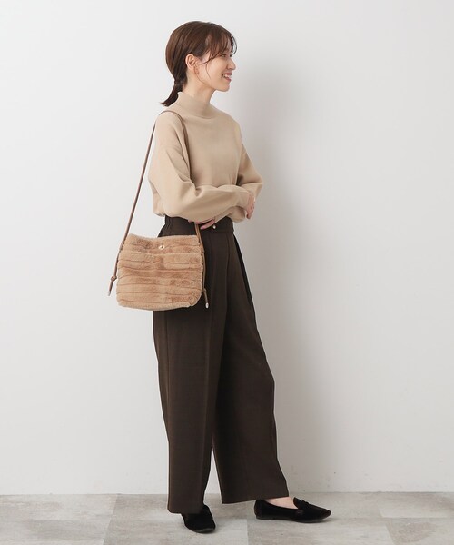 SHOO・LA・RUE(シューラルー)の「◆シーズンムード高まる フェイクファー ショルダーバッグ(ショルダーバッグ・レディース・ベージュ系2/ブラウン系1/アイボリー系2/ブラック系2/グレー系2・00)」の8枚目の写真