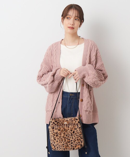 SHOO・LA・RUE(シューラルー)の「◆シーズンムード高まる フェイクファー ショルダーバッグ(ショルダーバッグ・レディース・ベージュ系2/ブラウン系1/アイボリー系2/ブラック系2/グレー系2・00)」の9枚目の写真