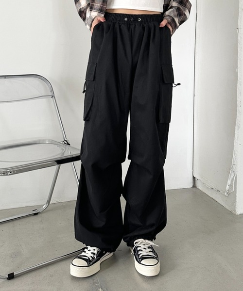 MYMOOD.(マイムード)の「ルーズカーゴパンツ(カーゴパンツ・レディース・カーキ/グレー/ブラック・S/M/L)」の4枚目の写真