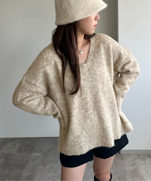 apres jour mignon(アプレジュールミニョン)の「起毛Vニットプルオーバー【ZOZOTOWN限定アイテム】(ニット/セーター・レディース・チャコールグレー/アイボリー/ネイビー・X-LARGE/フリー)」の2枚目の写真