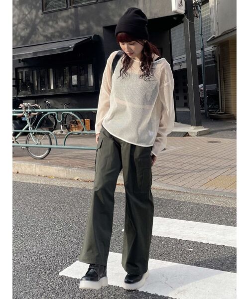 MURUA（ムルーア）の「メッシュシアーカットトップス（Tシャツ/カットソー・レディース・カーキ/ブラック/アイボリー・FREE）」の17枚目の写真