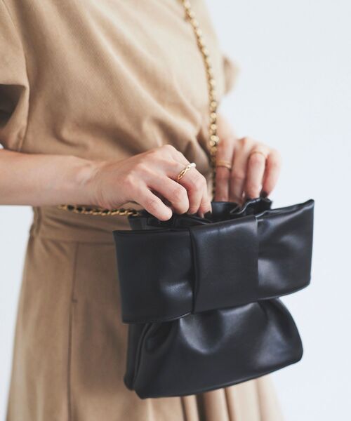 le.coeur blanc（ルクールブラン）の「リボンショルダーバッグ（ショルダーバッグ・レディース・ブラック・FREE）」の7枚目の写真