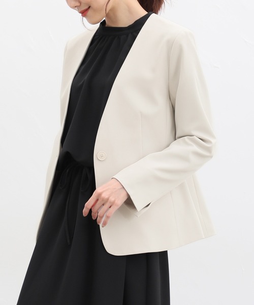 Honeys（ハニーズ）の「ウォッシャブルストレッチカラーレスジャケット（テーラードジャケット・レディース・ダークネイビー/ブラック/アイボリー/杢グレー/ベージュ・S/L/LL/M/3L）」の2枚目の写真