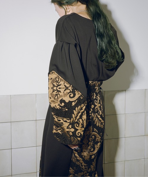 Ezick（エジック）の「Gobelin sleeve モードプルオーバー（その他トップス・レディース・ブラック/ブルー・FREE）」の9枚目の写真