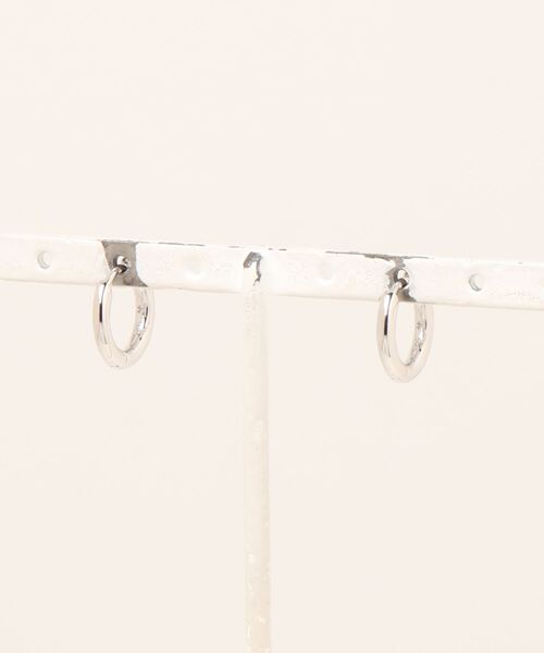 TOM WOOD(トムウッド)の「【TOMWOOD】Classic Hoop Small クラシックフープ スモール シルバー ピアス(ピアス(両耳用)・レディース・シルバー・FREE)」の2枚目の写真