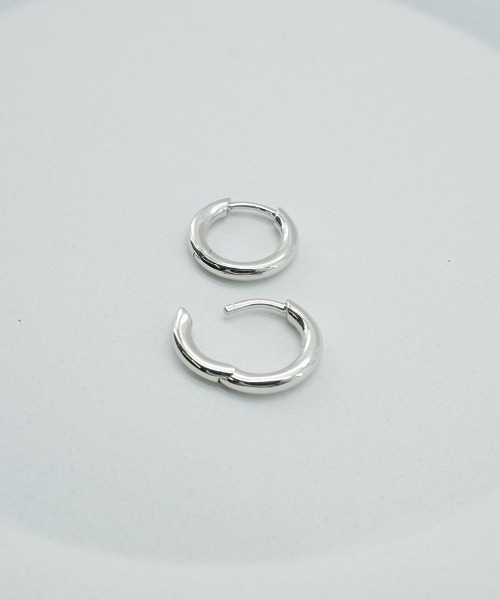 TOM WOOD(トムウッド)の「【TOMWOOD】Classic Hoop Small クラシックフープ スモール シルバー ピアス(ピアス(両耳用)・レディース・シルバー・FREE)」の1枚目の写真