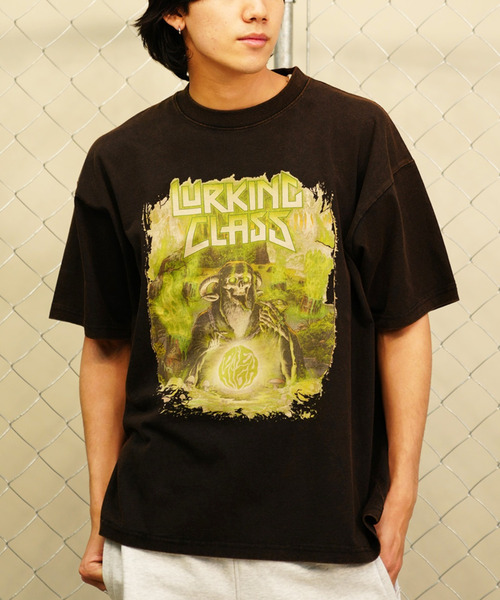 LURKING CLASS（ラーキングクラス）の「【ムラサキスポーツ限定】LURKING CLASS/ラーキングクラス フロントプリント オーバーサイズ半袖Tシャツ ST24STM17/ST24STM18/ST24STM19（Tシャツ/カットソー・メンズ・ブラック/ブラック系その他2/ブラック系その他・M/L/XL）」の2枚目の写真
