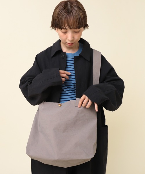 RNA-N（アールエヌエーエヌ）の「E4975 リサイクルナイロン撥水２ＷＡＹショルダー（ショルダーバッグ・レディース・グレー/ナチュラル/ブラック・FREE）」の8枚目の写真