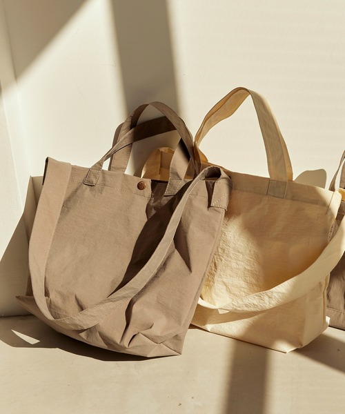 RNA-N（アールエヌエーエヌ）の「E4975 リサイクルナイロン撥水２ＷＡＹショルダー（ショルダーバッグ・レディース・グレー/ナチュラル/ブラック・FREE）」の4枚目の写真