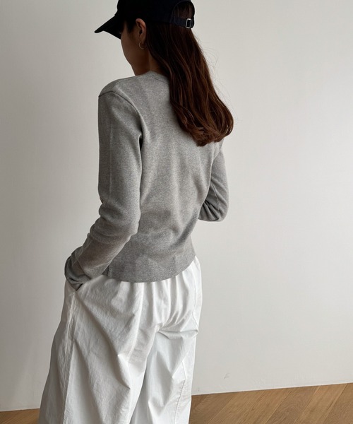 CANAL JEAN（キャナルジーン）の「RED CHOP WORKS　ヘンリーネックロンT（Tシャツ/カットソー・レディース・ホワイト/グレー・ONE SIZE）」の7枚目の写真