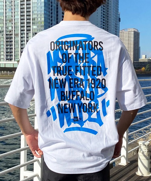 NEW ERA(ニューエラ)の「NEW ERA/ニューエラ 半袖Tシャツ バックプリント 14121861/14121862/14121863(Tシャツ/カットソー・メンズ・ブラック/ストーン/ホワイト・M/L/XL/2XL)」の2枚目の写真