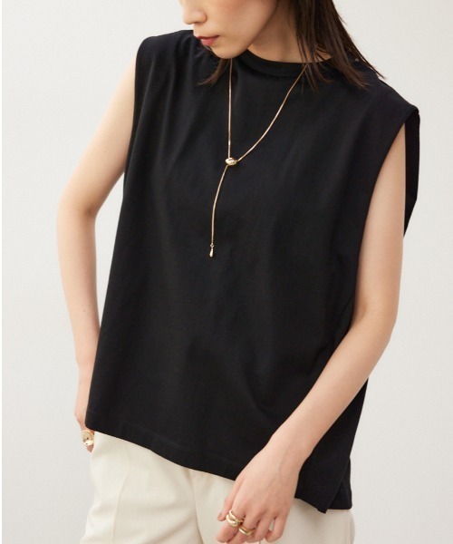 crie conforto（クリーコンフォルト）の「ショルダータックプルオーバー（Tシャツ/カットソー・レディース・ホワイト/レッド/ブラック・FREE）」の2枚目の写真