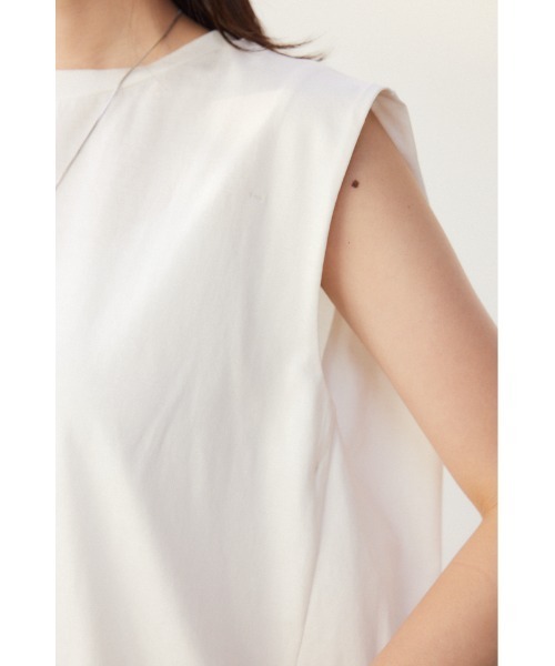 crie conforto（クリーコンフォルト）の「ショルダータックプルオーバー（Tシャツ/カットソー・レディース・ホワイト/レッド/ブラック・FREE）」の9枚目の写真