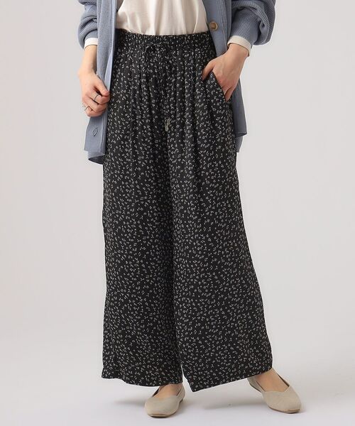 DRESKIP(ドレスキップ)の「◆【M-LL/選べる着丈】すっきりキレイ見え サテンワイドパンツ(その他パンツ・レディース・ブルー/ナチュラル/チャコールグレー/ブラック系5/ホワイト系8/ブラック系/ホワイト系3/スモーキーグリーン系・42/40/38/04/03/02)」の5枚目の写真