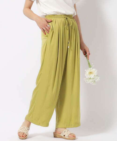 DRESKIP(ドレスキップ)の「◆【M-LL/選べる着丈】すっきりキレイ見え サテンワイドパンツ(その他パンツ・レディース・ブルー/ナチュラル/チャコールグレー/ブラック系5/ホワイト系8/ブラック系/ホワイト系3/スモーキーグリーン系・42/40/38/04/03/02)」の7枚目の写真