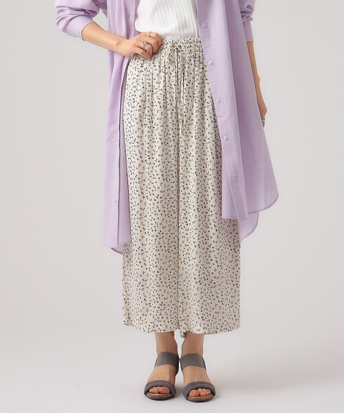 DRESKIP(ドレスキップ)の「◆【M-LL/選べる着丈】すっきりキレイ見え サテンワイドパンツ(その他パンツ・レディース・ブルー/ナチュラル/チャコールグレー/ブラック系5/ホワイト系8/ブラック系/ホワイト系3/スモーキーグリーン系・42/40/38/04/03/02)」の22枚目の写真