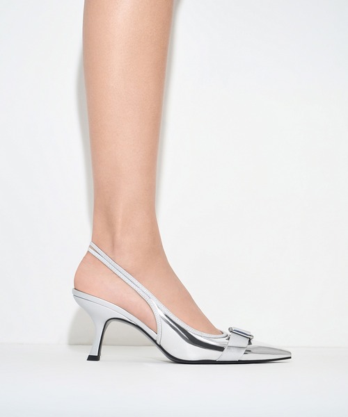 CHARLES & KEITH（チャールズ & キース）の「バックル ポインデッドトゥスリングバックパンプス（パンプス・レディース・ブラック/オフホワイト/シルバー・22.5cm/23cm/23.5cm/24.5cm/25cm）」の5枚目の写真