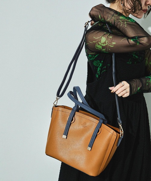 D.KELLY（ディーケリー）の「D.KELLY フロントポケット バイカラー2wayトートバッグ ミデトートバッグ ショルダーバッグ レディース バッグ（トートバッグ・レディース・ネイビー/グレー/ブルー/グレイッシュベージュ/アイボリー/ブラック/キャメル/ピンク/レッド/マスタード・ONE SIZE）」の14枚目の写真