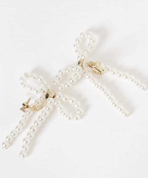 SMELLY（スメリー）の「パールリボンイヤリング（イヤリング・レディース・アイボリー・-）」の7枚目の写真