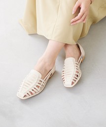 menue（メヌエ）の「フラットヒール グルカサンダル（サンダル）」