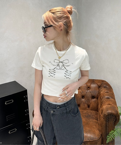 sedacle girl(セダクルガール)の「レースアップリボン クロップドT(Tシャツ/カットソー・レディース・オフホワイト/チャコールグレー・SMALL/MEDIUM)」の7枚目の写真
