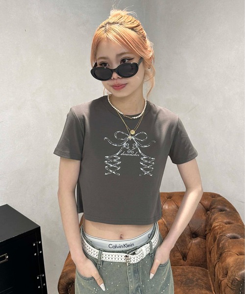 sedacle girl(セダクルガール)の「レースアップリボン クロップドT(Tシャツ/カットソー・レディース・オフホワイト/チャコールグレー・SMALL/MEDIUM)」の14枚目の写真
