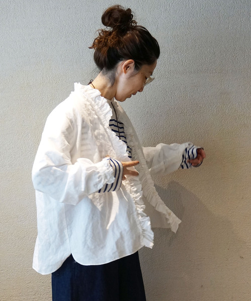 JOURNAL STANDARD LUXE(ジャーナルスタンダード ラックス)の「《追加2》CLシャンブレー フリルブラウス(シャツ/ブラウス・レディース・ホワイト・FREE)」の4枚目の写真