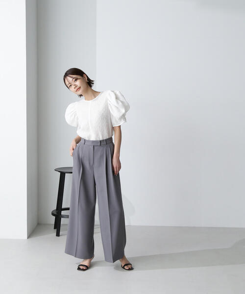 NATURAL BEAUTY BASIC（ナチュラルビューティーベーシック）の「◇ふくれジャガードボリュームスリーブブラウス（シャツ/ブラウス・レディース・ブラック/オフホワイト・SMALL/MEDIUM）」の7枚目の写真