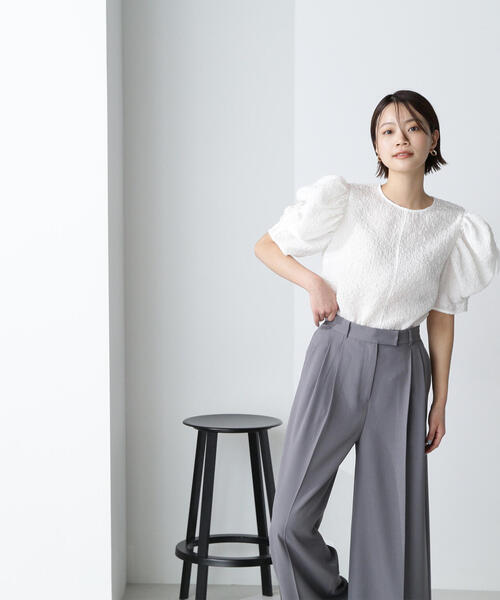 NATURAL BEAUTY BASIC（ナチュラルビューティーベーシック）の「◇ふくれジャガードボリュームスリーブブラウス（シャツ/ブラウス・レディース・ブラック/オフホワイト・SMALL/MEDIUM）」の10枚目の写真