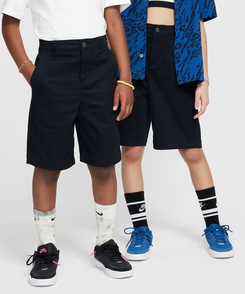 NIKE SB(ナイキエスビー)の「NIKE SB/ナイキエスビー キッズ ショーツ COT K NIKE SB CHINO ショーツ FN9217-010(その他パンツ・キッズ・ブラック・150cm/130cm/160cm/140cm)」の1枚目の写真