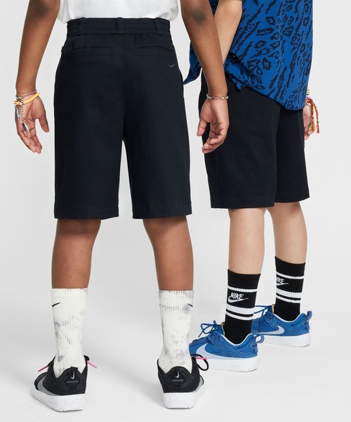 NIKE SB(ナイキエスビー)の「NIKE SB/ナイキエスビー キッズ ショーツ COT K NIKE SB CHINO ショーツ FN9217-010(その他パンツ・キッズ・ブラック・150cm/130cm/160cm/140cm)」の4枚目の写真
